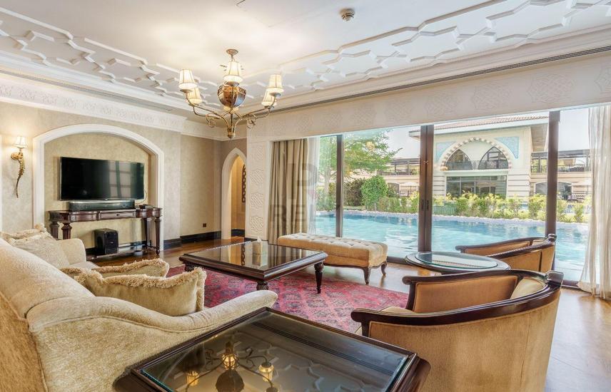 5 Bedroom Villa For Sale in Palm Jumeirah