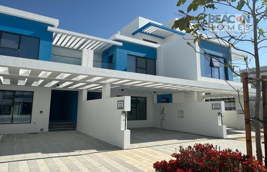 5 Bedroom Villa For Sale in Damac Lagoons