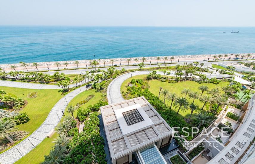 4 Bedroom Penthouse For Sale in Palm Jumeirah