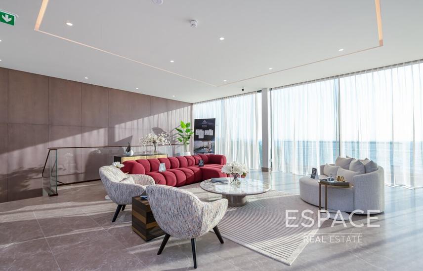 4 Bedroom Penthouse For Sale in Palm Jumeirah